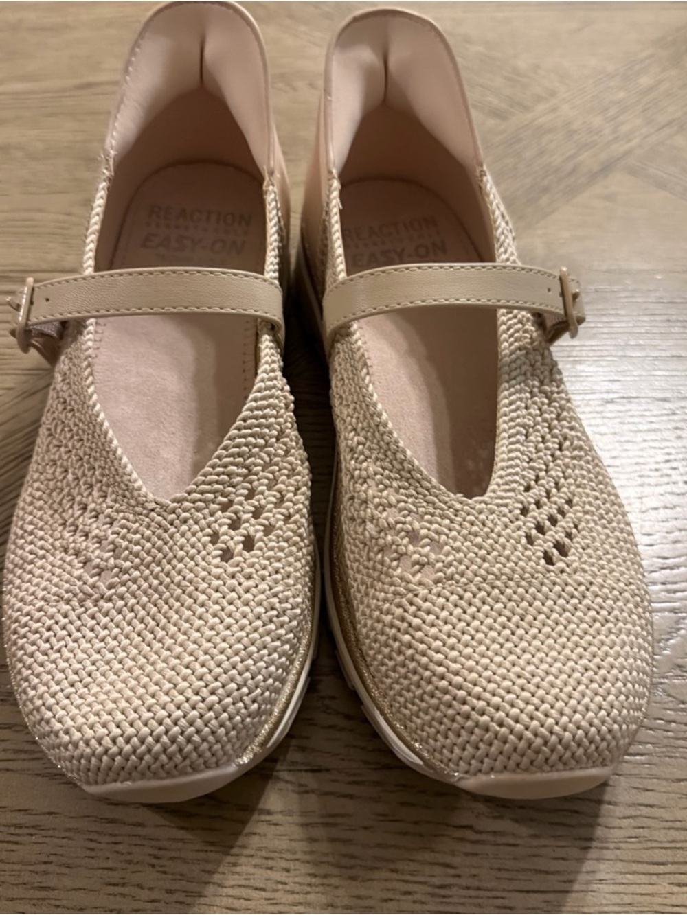 Kenneth Cole Reaction Sz 9 NWT Women's Kuerq EZ Mary Jane Sneaker - Picture 2 of 4